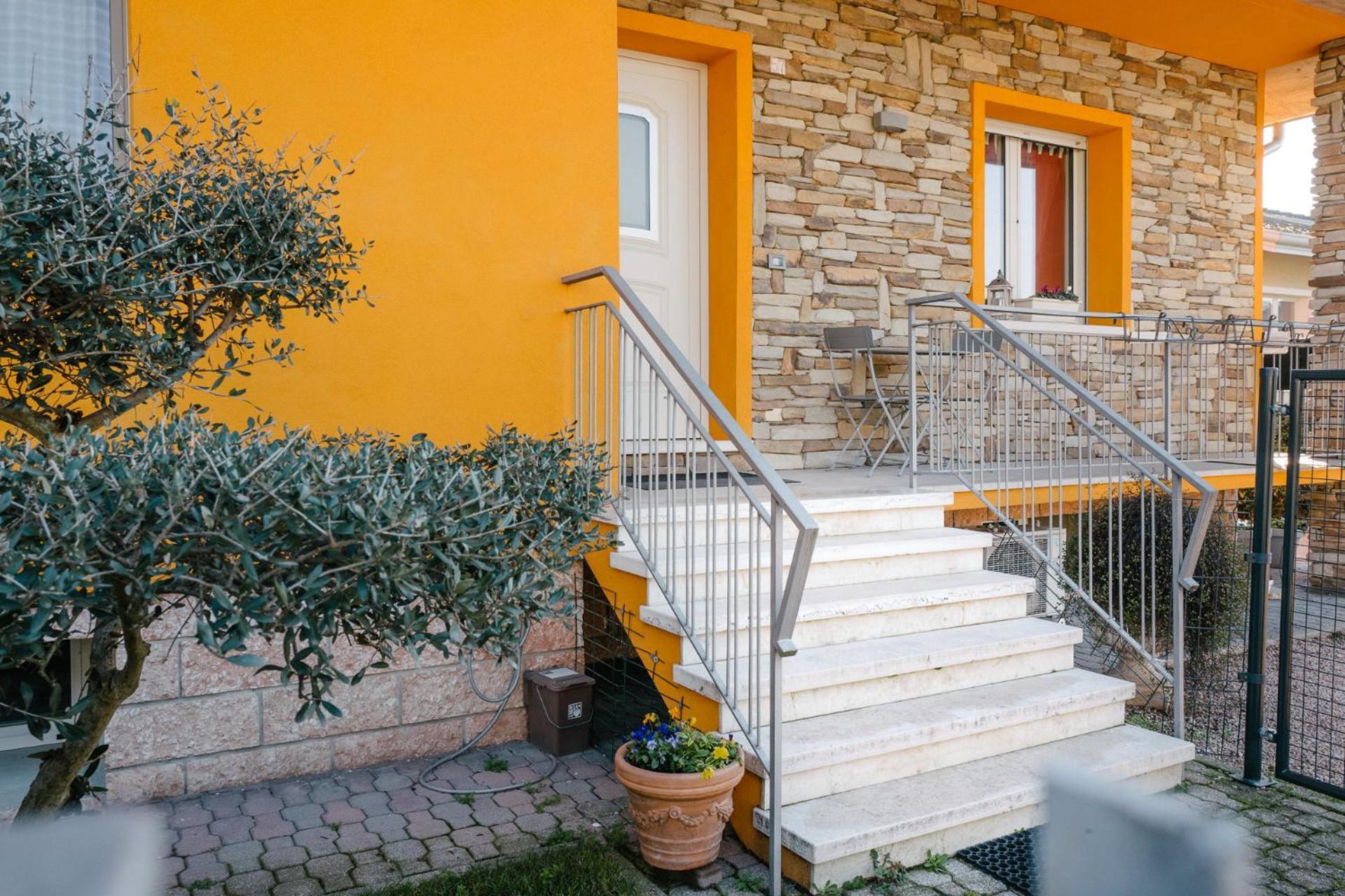 Lara'S House Apartment San Giovanni Lupatoto Bagian luar foto